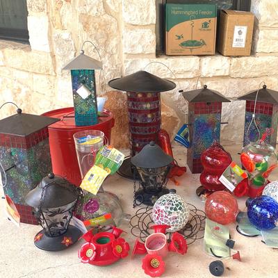 LARGE Lot of various BIRD FEEDERS + seed bucket 