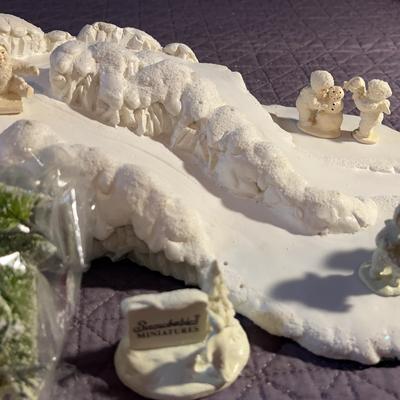 Snowbabies Display w/22 Trees & Five Miniatures