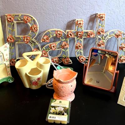 Coming Up Roses Bath Accessories