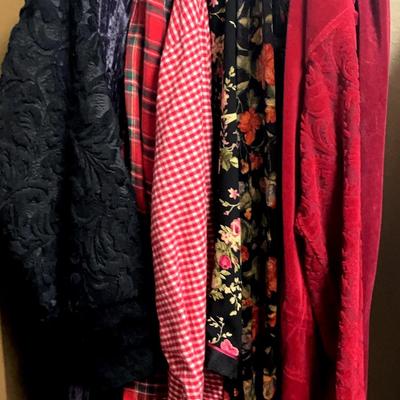 Robes & Loungewear For Every Season Size M - L 