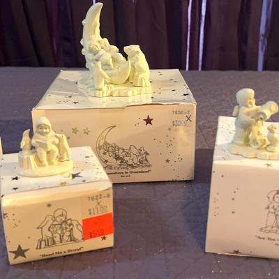 Snowbabies Miniatures : “I See You, Somewhere In Dreamland, Are You On My List”, & More