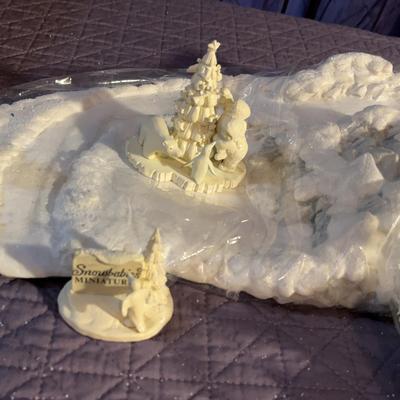 Snowbabies Winter Display with 17 Trees & Three Sets of Handpainted Pewter Miniatures