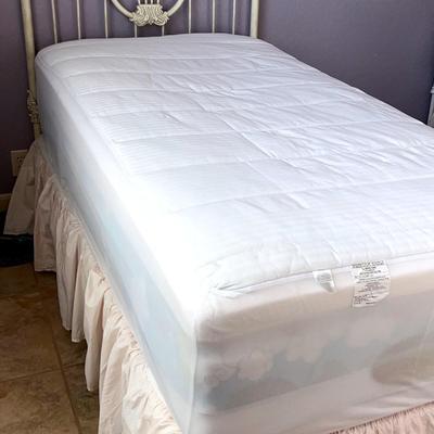 Twin Size Cream Iron Bed With Matress & Box Spring- Lot 1