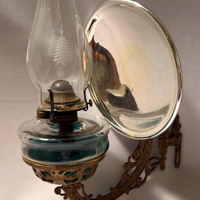 B&H Ornate Cast Iron Oil Lamp Holder 