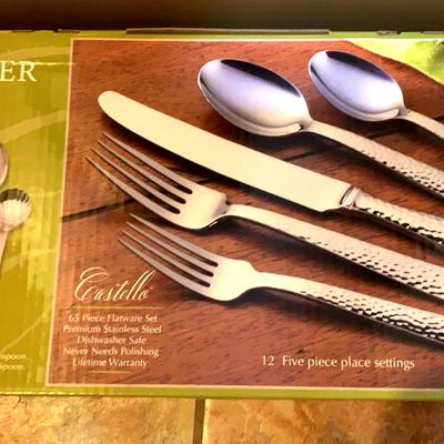 Godinger Castillo Shannon 65 Piece Flatware Set Premium Stainless Steel