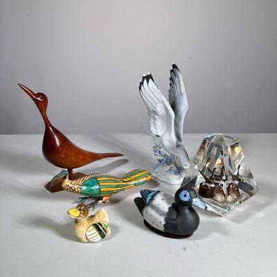 (6pc) DUCK & BIRD FIGURES | Mixed lot of ceramic duck figurines, carved wood bird figures, paperweight, and more. - h. 8.5 x w. 4 x...