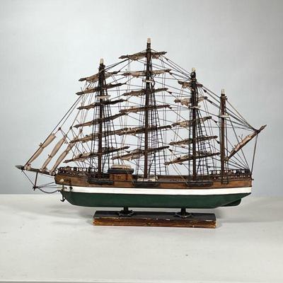 Model Clipper Ship | Boat model of a 19th century clipper ship, on a wood stand. - h. 16 x l. 20.5 x d. 3 in