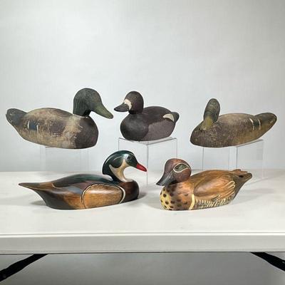 (5pc) ANTIQUE & CONTEMPORARY DUCK DECOYS | Mixed lot of antique & contemporary carved wood duck decoys, including a Boyds...