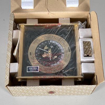 [nib] Seiko Quartz World Clock | Clock h. 8.5 in, ref. QQZ885A. - h. 5.25 x w. 10.75 x d. 11 in (box)

