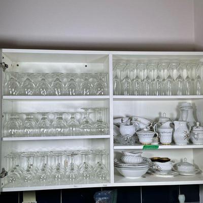 Arcoroc Stemware | Arcoroc and other glass stemware. n.b. buyer is responsible for removal and packing of all lot contents

