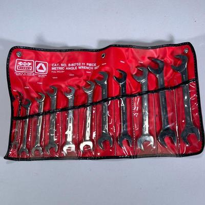 BONNEY 11 PC ANGLE WRENCH SET | New Bonney 11 piece metric angle wrench set from 9mm - 19mm, No. B-80752.

