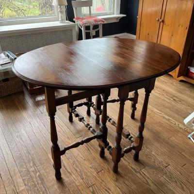 vintage oval gate leg table