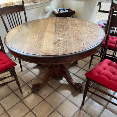 Round antique oak table with 4 chairs
