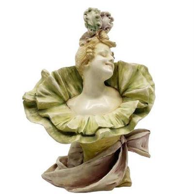 Lot 044   
Amphora Turn-Teplitz-Bohemia RstK Porcelain Woman