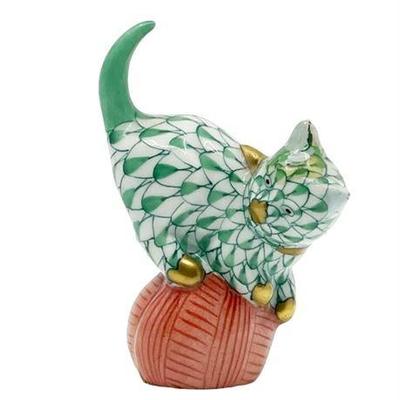 Lot 087   
Herend Mischievous Cat Green K 31