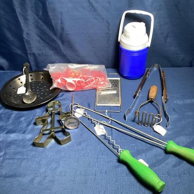 Slick + Go Llama Groom Tools Scientific Thermometer Vtg. Cheese Grater Vtg. Potato  Masher 
