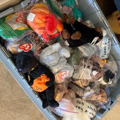 HUGE COLLECTION OF BEANIE BABIES