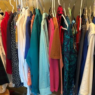 Great selection of ladies clothing. Tops, Dresses and Pants. 