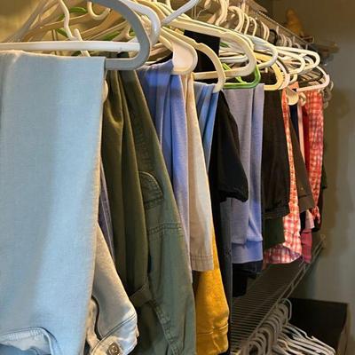 Great selection of ladies clothing. Tops, Dresses and Pants. 