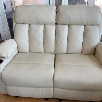 Second MCombo loveseat with heat and vibration 