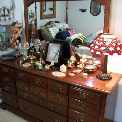 Vintage American Drew Dresser w/mirror