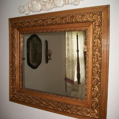 Mirror / Sconce