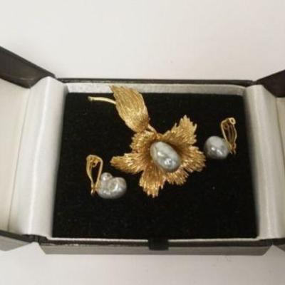 1130	14K RAW (FRESH WATER) PEARL FLORAL PIN AND EARRING SET, PIN IS APPROXIMATELY 2 1/2 IN LONG, 17.19 DWT WITH STONES
