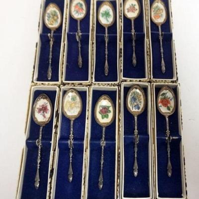 1080	ENAMELED DEMITASSE SPOONS, IMAGES OF FLOWERS
