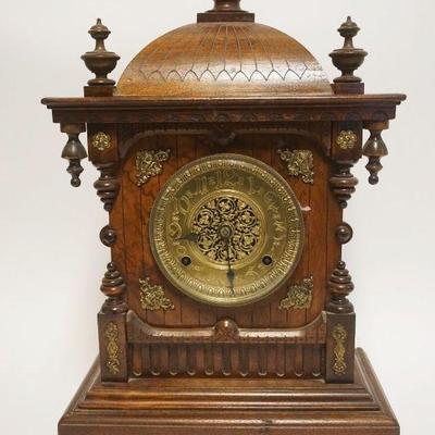 1011	VICTORIAN MAHOGANY MANTLE CLOCK W/APPLIED BRASS MOUNTS & ORNATE PIERCED BRASS DIAL, APPROXIMATELY 8 IN X 14 IN X 22 IN HIGH

