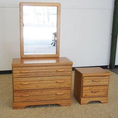1196	CONTEMPORARY 3 DRAWER CHEST WITH MIRROR AND MATCHING 2 DRAWER BED SIDE STAND
