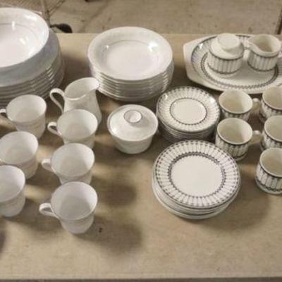 1059	2 DINNERWARE SETS INCLUDING *CONTESSA* MEAKIN ENGLAND SERVICE FOR 8 AND LILING SERVICE FOR 8
