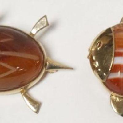 1136	TURTLE AND FISH STONE AND GOLD PINS, SIGNED BY MAKER
