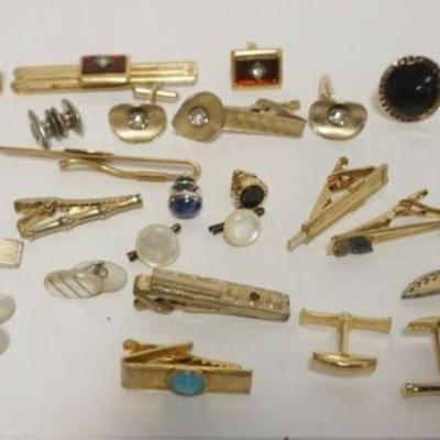 1141	ASSORTED MENS JEWELRY
