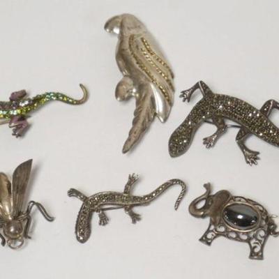 1137	ASSORTMENT OF ANIMAL PINS, PARROT & FLY MARKED MEXICO, 3 LIZARDS ONE MARKED JAY STRONGWATER AND ELEPHANT MARKED
