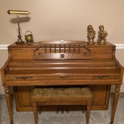 Wurlitzer Console Piano