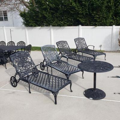Outdoor loungers
