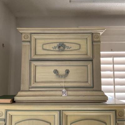 Stanley side table-28x23