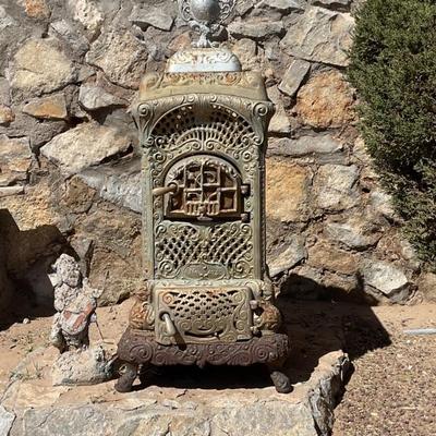 1930’s cast iron wood burning parlor stove model No. 403b 