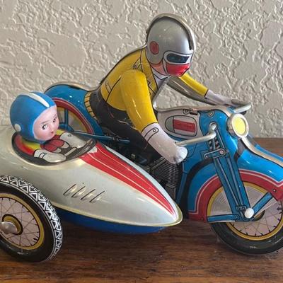 Vintage Tin Wind Up Motorcycle And Side Car With Key 2 Of 2