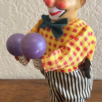 Vintage 7.5" Wind Up Cloth And Plastic Mechanical Clown With Maracas 