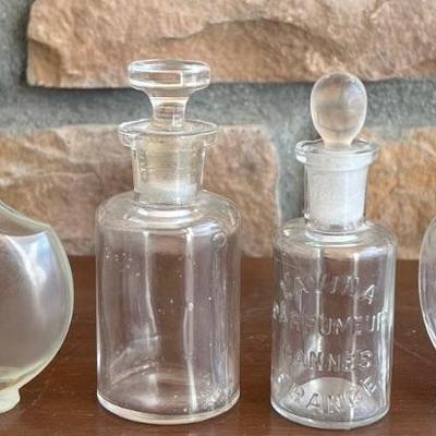 (4) Vintage Glass Perfume Bottles With Stoppers - Cupidee, Lavina, Nina Ricci L'air Du Temps Lalitue