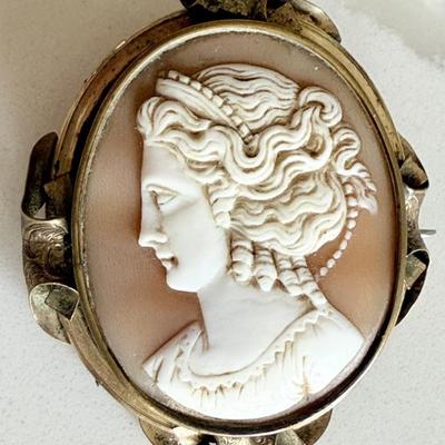 Stunning Late 1800's Hand Carved Shell Cameo Pin Pendant Brooch 