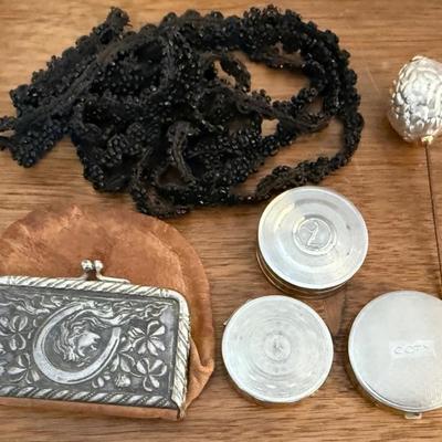 (3) Powder & Rouge Compacts Hudnut, Coty & Armond, F L Hodgson Advertising Purse, Victorian Bead Trim, Hat Pin