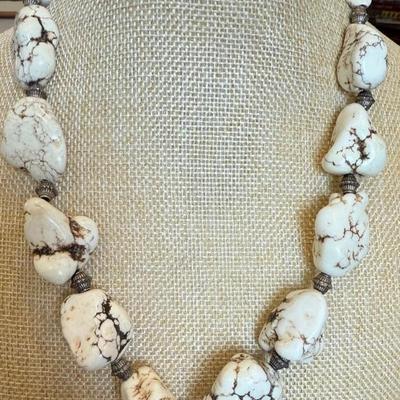 Natural Howlite Stone 18 Inch Silver Tone Necklace 