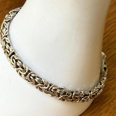 Sterling Silver Byzantine 8 Inch Bracelet - Total Weight 9.10 Grams 