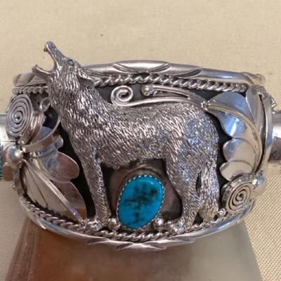 NSJ420 Large Navajo Sterling Silver & Turquoise Wolf Cuff Bracelet New