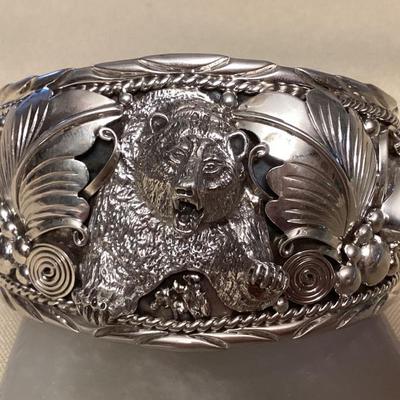NSJ406 Large Navajo Sterling Silver & Turquoise Bear Cuff Bracelet New