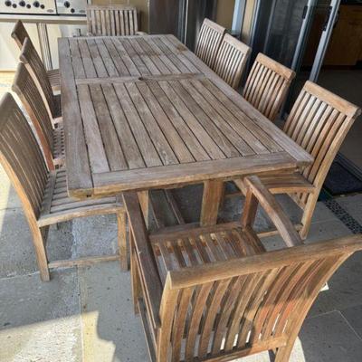 Available in auction - Lot 17 - Outdoor teak dining table with chairs & extensions
