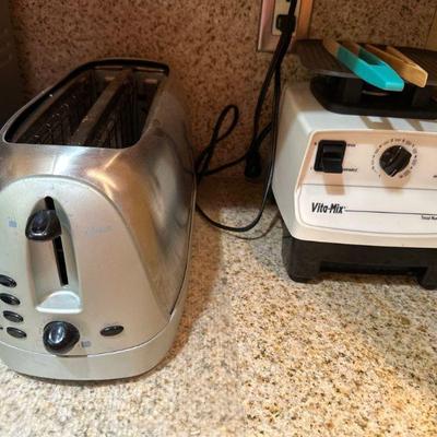 Small appliances - toaster & VitaMix