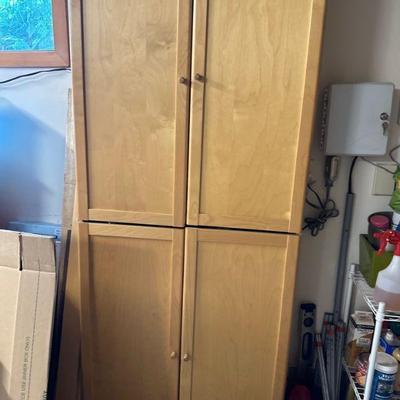 Storage cabinet